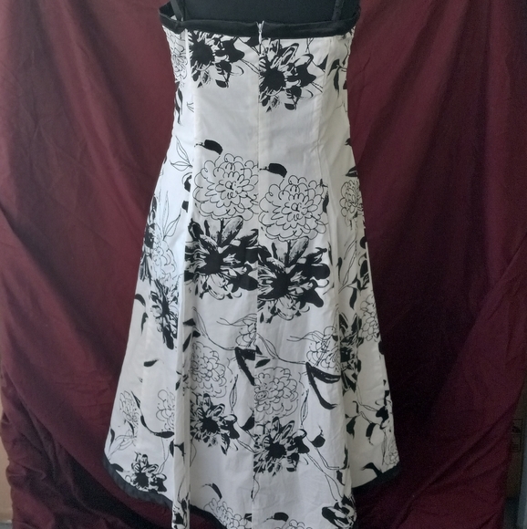 Robbie Bee white dress with black floral (everything must go! Moving sale) - Picture 3 of 5
